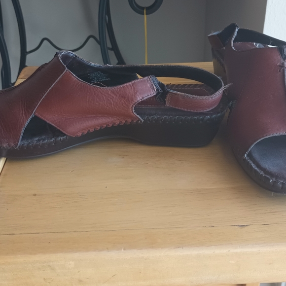 Naturalizer - Picture 4 of 5